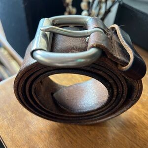 Abercrombie & Fitch men’s leather belt. Size 34.